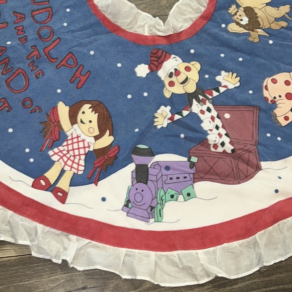 CVS vtg Rudolph the Red Nose reindeer & Island of Misfits Christmas tree skirt - Picture 5 of 15